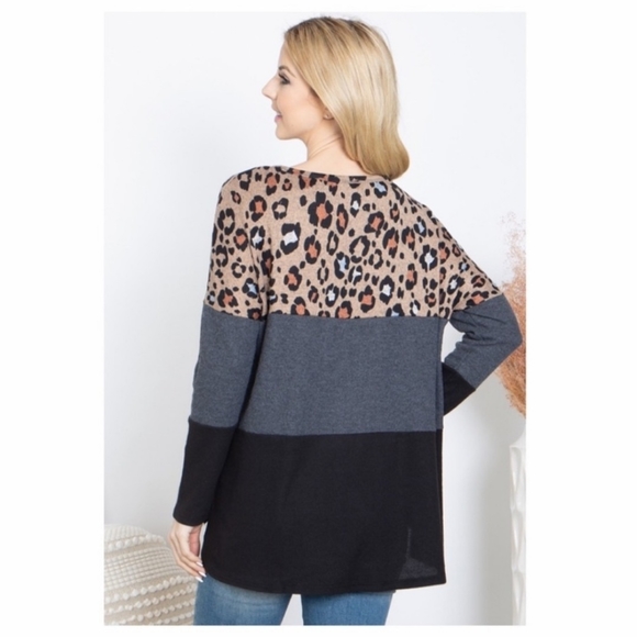 ❌SOLD✨LEOPARD COLOR BLOCK TOP-- HIGH/LOW TOP-NEW - Picture 7 of 7
